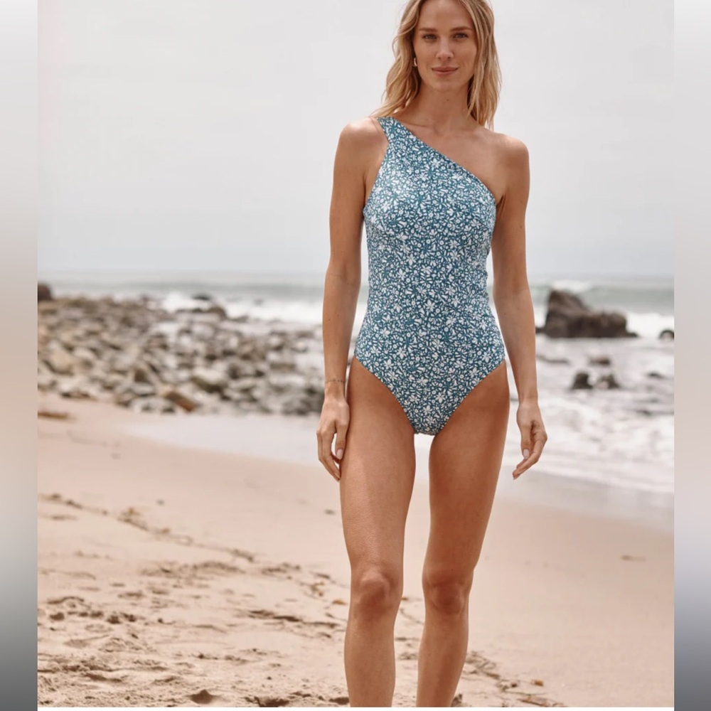 Summersalt  The Sidestroke One-Shoulder Swimsuit - Picture 8 of 10